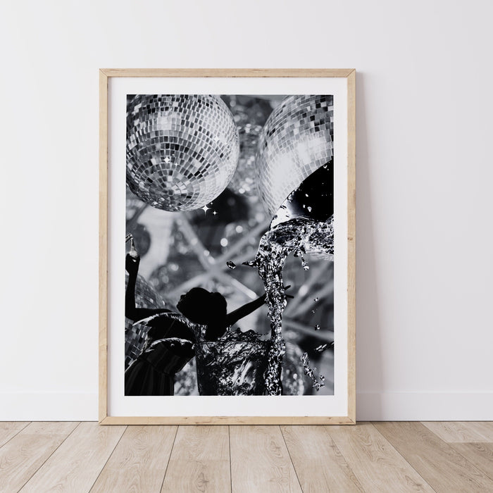 Disco Martini Wall Print, Retro Photo Poster, Black and White Print, Alcohol Vintage Wall Decor, Fashion Girl Print | Disco Poster,Printable